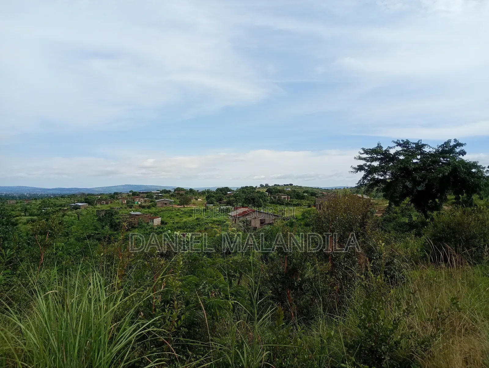 1 Terrain À Vendre, Visite Gratuite.