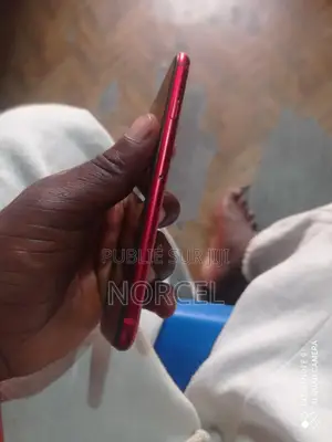 Apple iPhone SE (2022) 64 GB Rouge