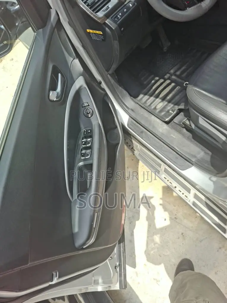 Honda Accord Touring 4dr Sedan FWD (3.5L 6cyl 6A) 2013 Gris