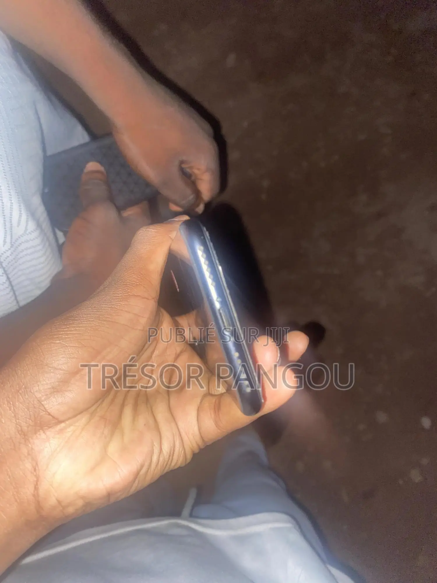 Nouveau Apple iPhone SE (2022) 128 GB Noir