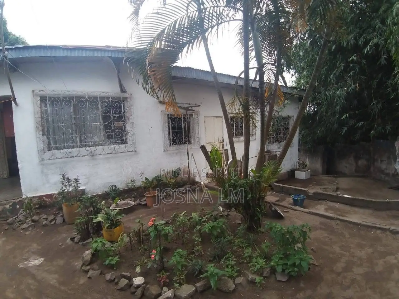 3chbre Maison dans Bacongo à Vendre