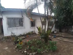 3chbre Maison dans Bacongo à Vendre