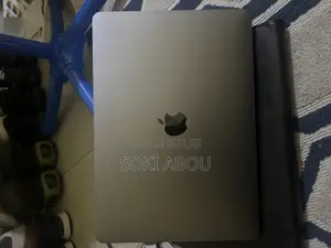 Nouveau Apple MacBook 2017 8GB Intel Core i5 HDD+SSD 256GB