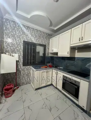 Furnished 2chbre Appartement dans Pointe-Noire à Louer