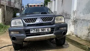 Mitsubishi L200 Double Cab 2.4 4WD 2000 Bleu