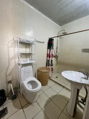 Furnished 2chbre Appartement dans Wharf, Lumumba à Louer