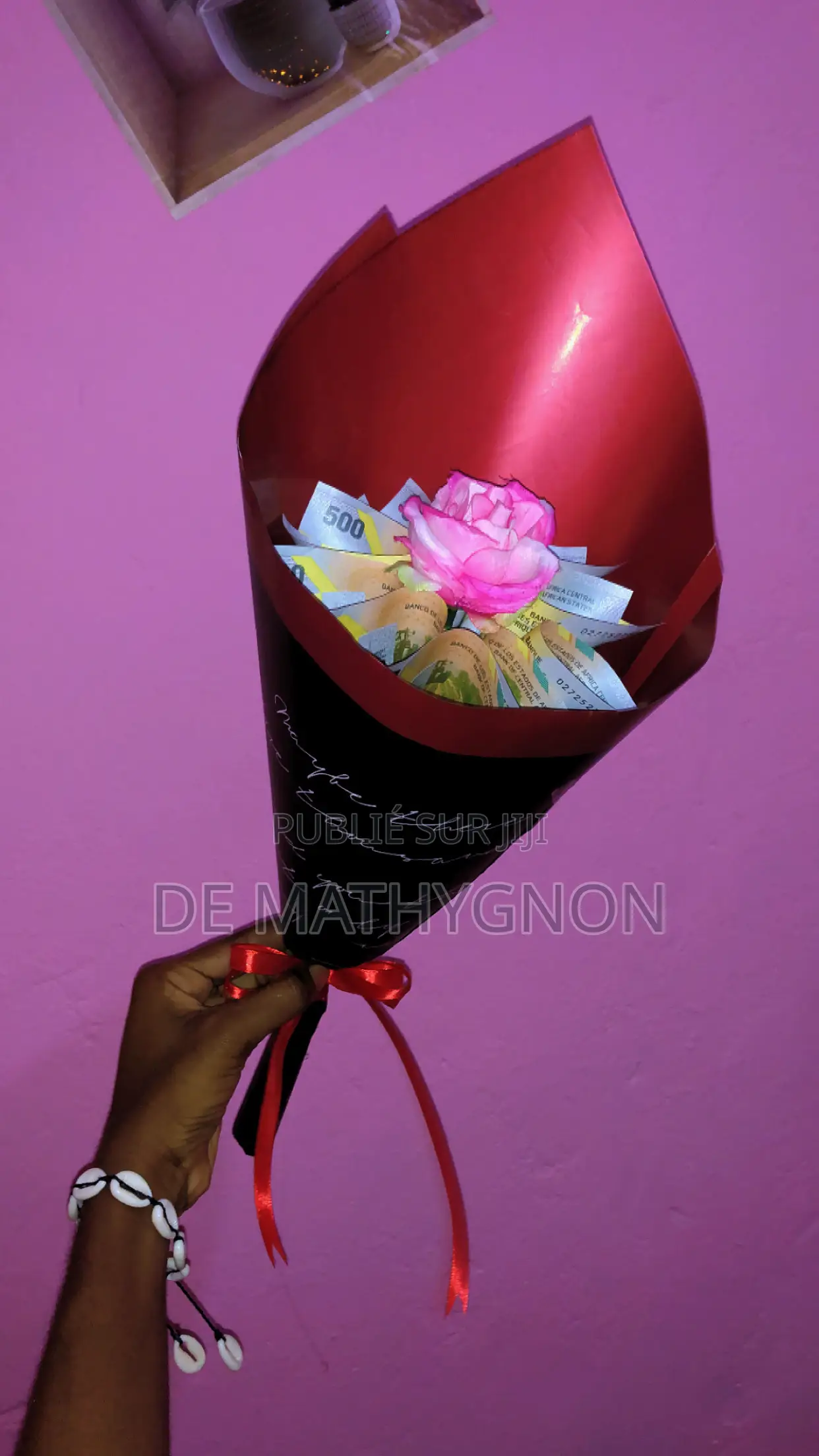 Bouquets De Fleurs, Argent Etc