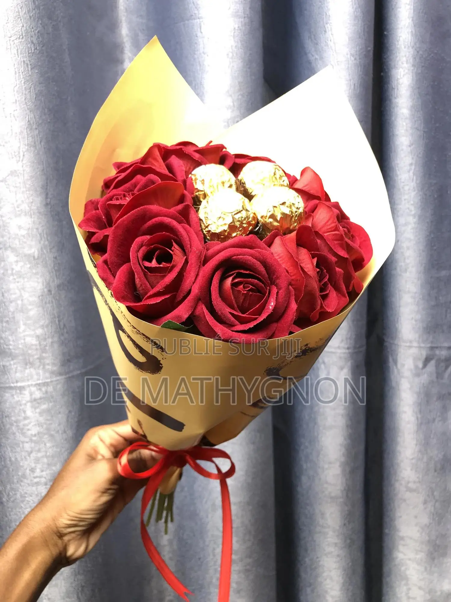 Bouquets De Fleurs, Argent Etc