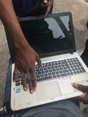 Ordinateur portable Asus VivoBook S15 S510UQ 2GB Intel SSD 500GB