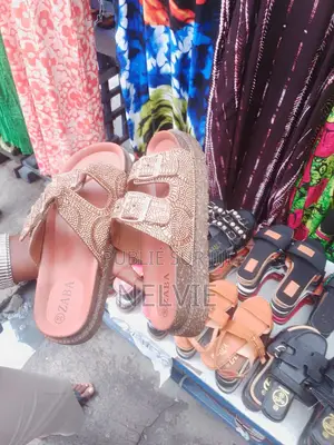 Sandales Très Durable