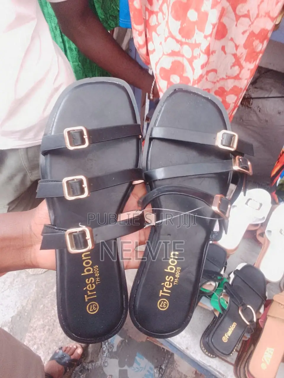 Sandales Très Durable