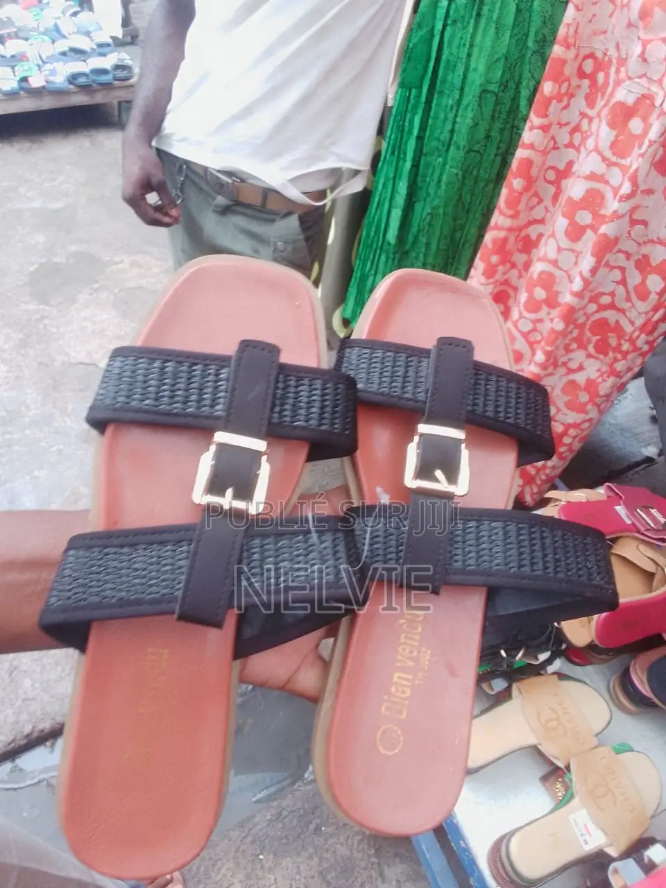 Sandales Très Durable