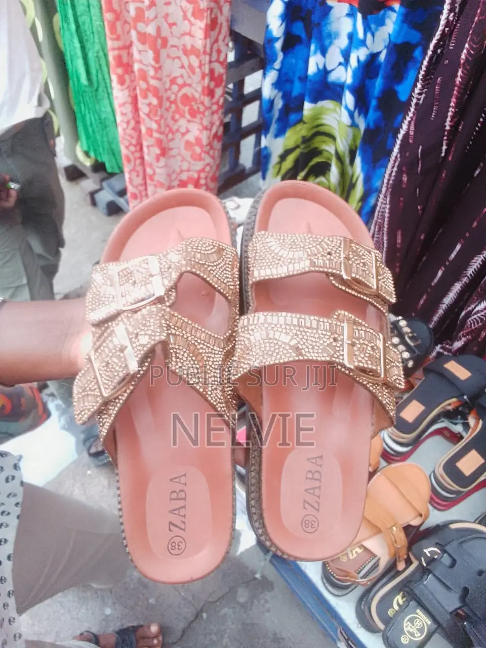 Sandales Très Durable