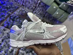 Nike Vomero 5