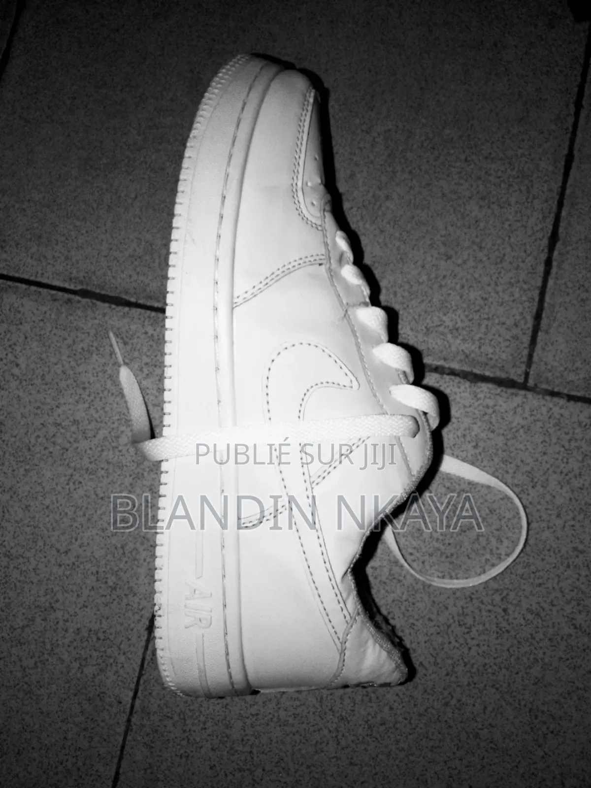 Paires De Chaussures