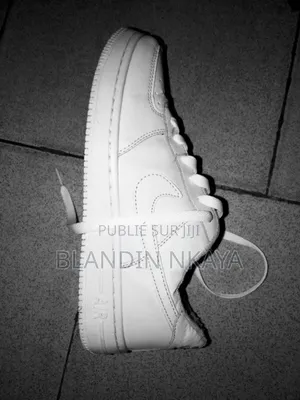 Paires De Chaussures