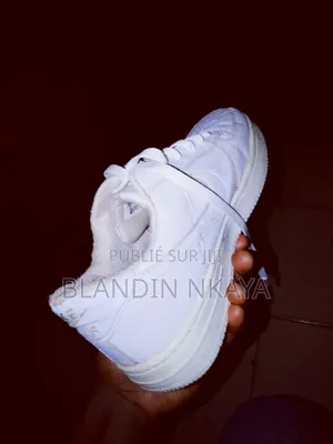 Paires De Chaussures