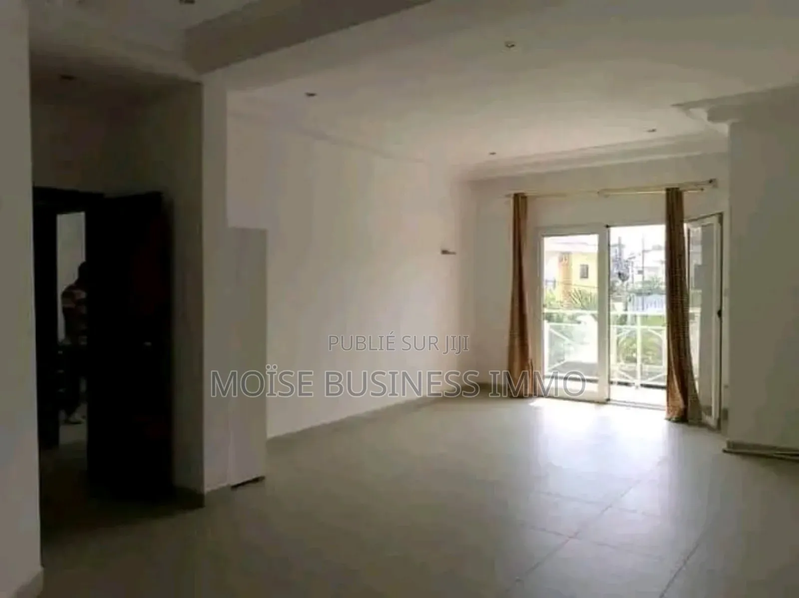 2chbre Appartement dans Moïse Business &, Lumumba à Louer