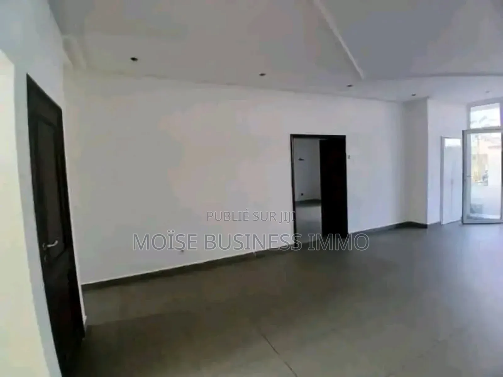 2chbre Appartement dans Moïse Business &, Lumumba à Louer