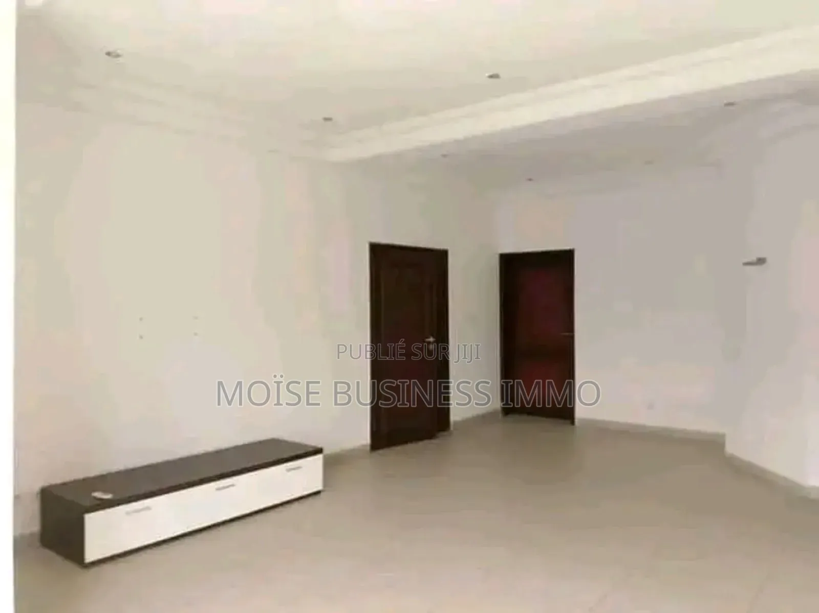 2chbre Appartement dans Moïse Business &, Lumumba à Louer