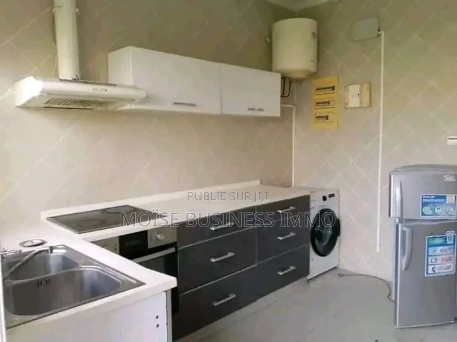 2chbre Appartement dans Moïse Business &, Lumumba à Louer