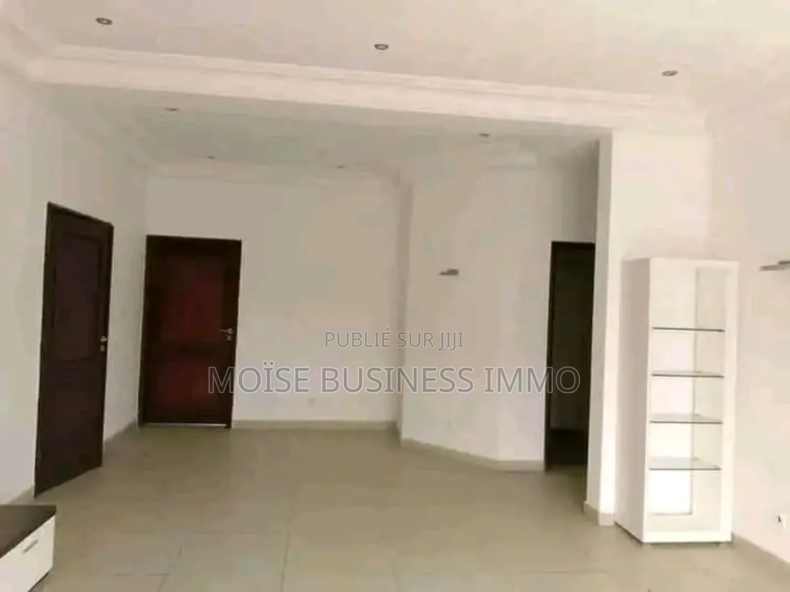 2chbre Appartement dans Moïse Business &, Lumumba à Louer