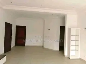 2chbre Appartement dans Moïse Business &, Lumumba à Louer