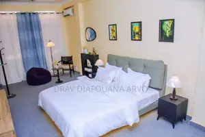 Furnished 1chbre Studio dans Appartement, Pointe-Noire à Louer