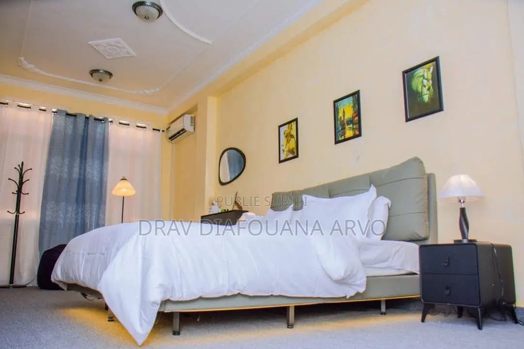 Furnished 1chbre Studio dans Appartement, Pointe-Noire à Louer