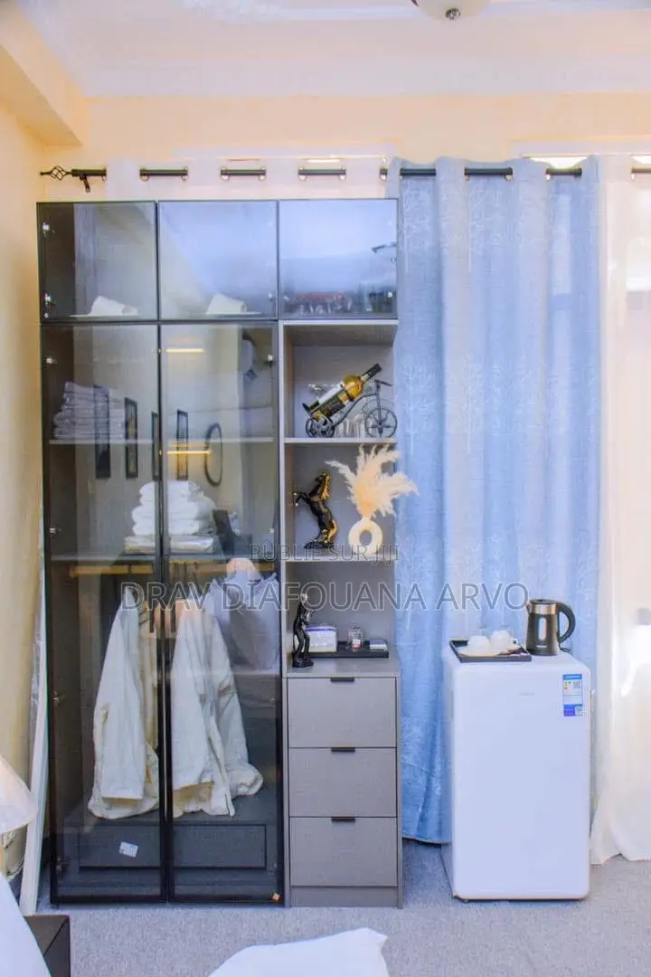 Furnished 1chbre Studio dans Appartement, Pointe-Noire à Louer