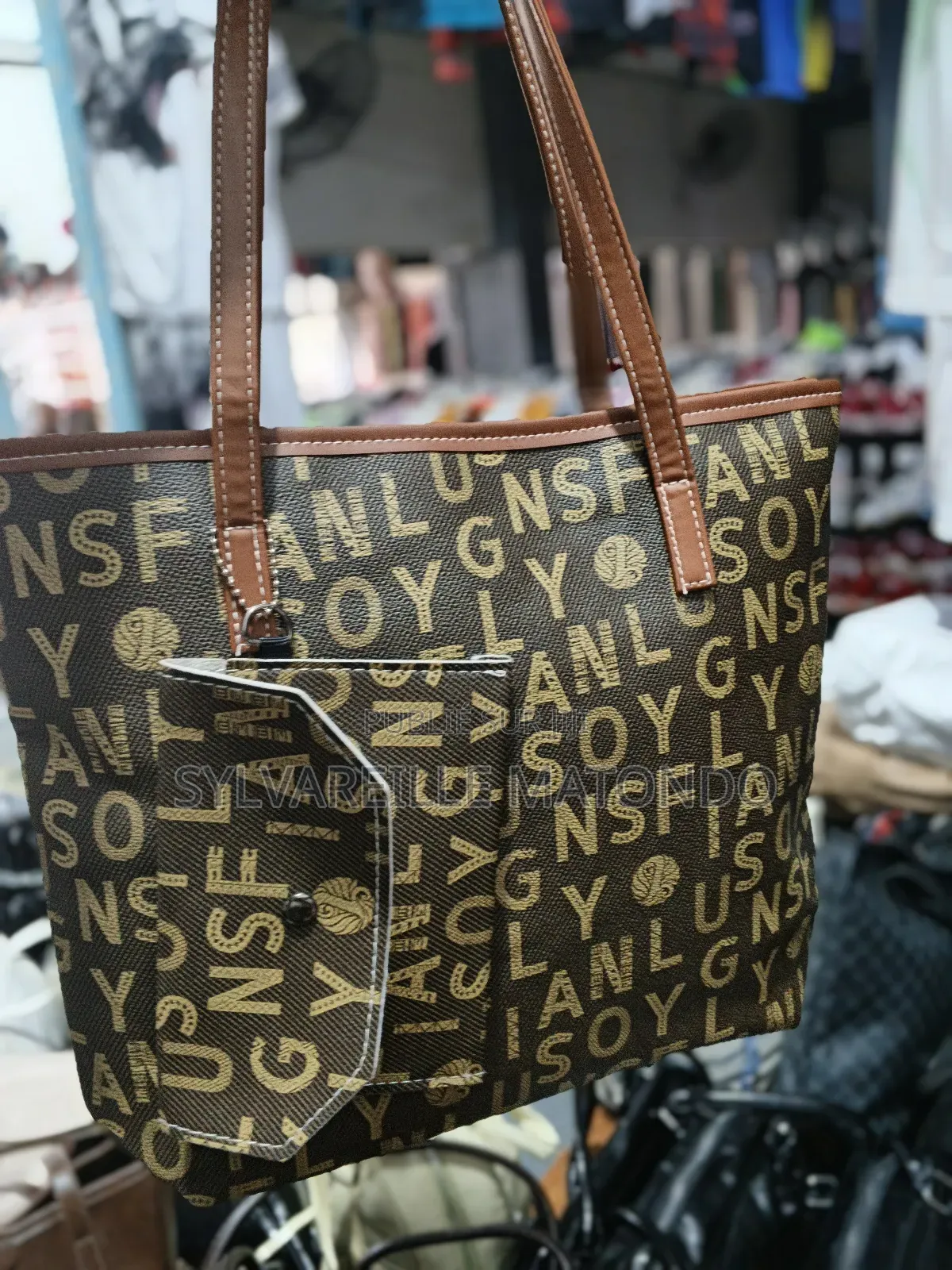 Ventes D' Articles Et Accessoires, Homme Et Femme