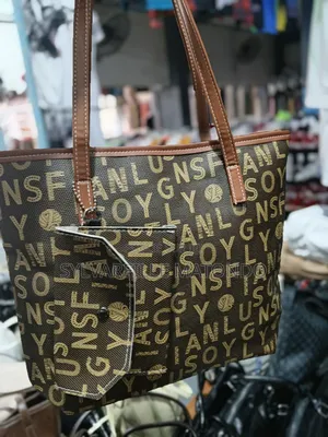 Ventes D' Articles Et Accessoires, Homme Et Femme