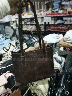 Ventes D' Articles Et Accessoires, Homme Et Femme