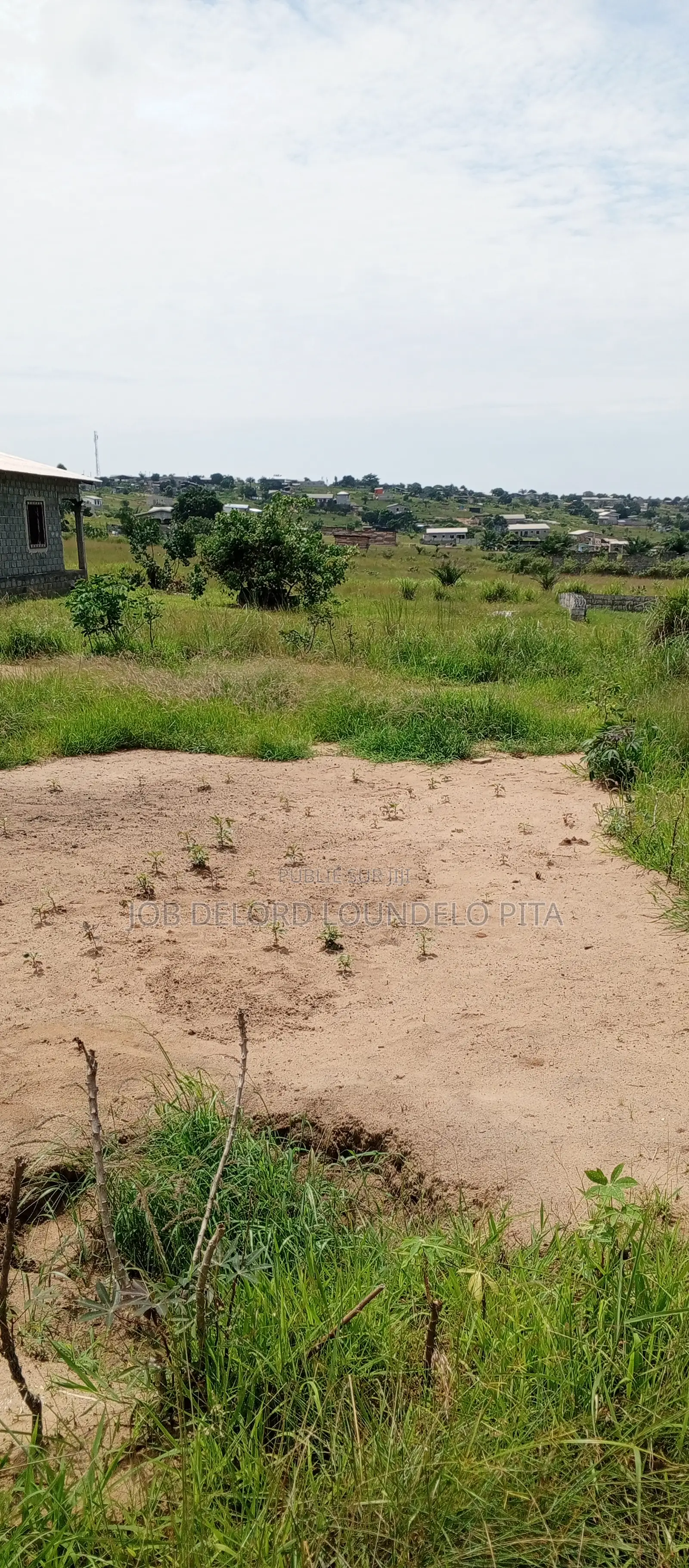 Urgent Pointe-Noire Parcelle À Vendre À Tchibala Entre l'Arrê