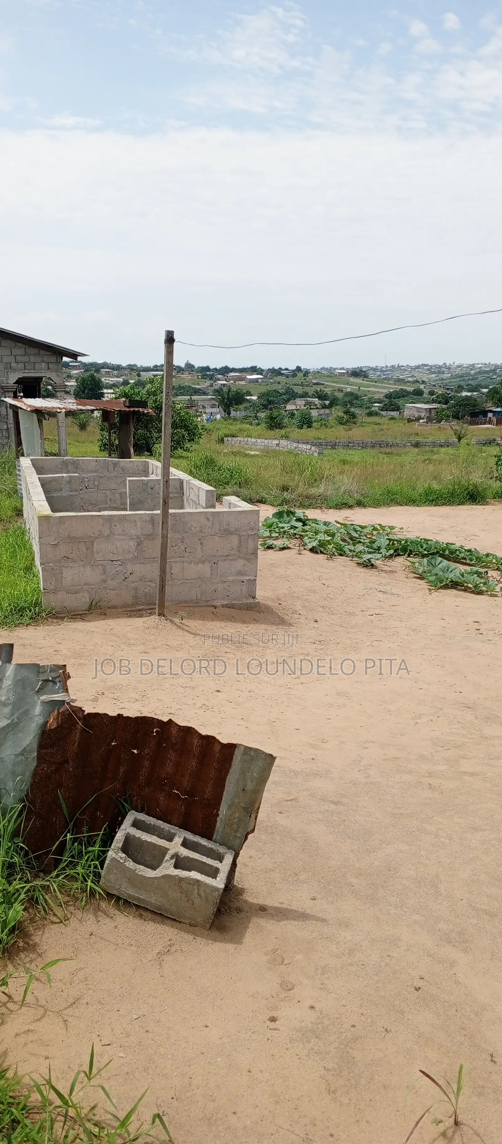 Urgent Pointe-Noire Parcelle À Vendre À Tchibala Entre l'Arrê