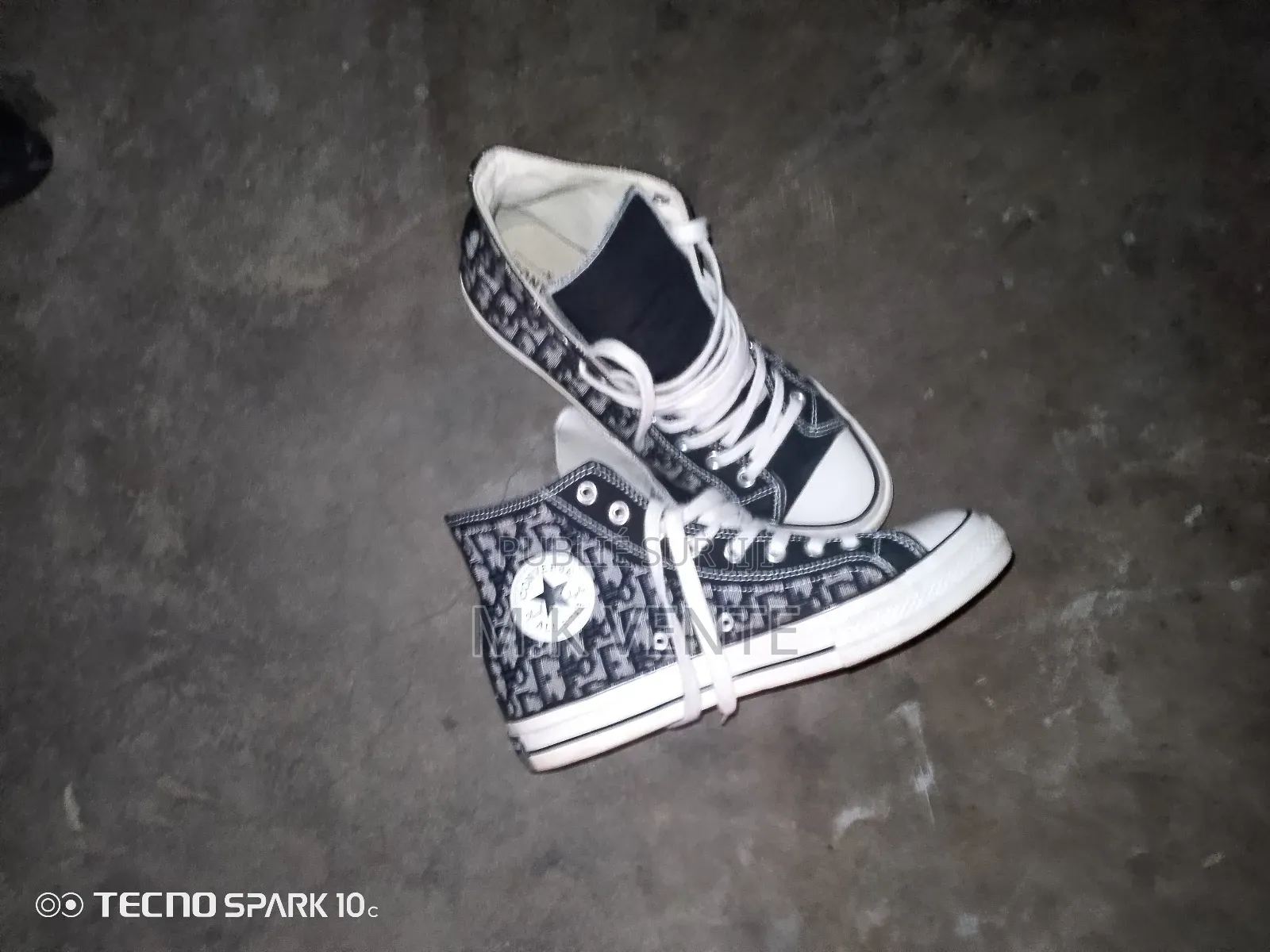 Pair De Basket Diname (Converse All Star) À Vendre