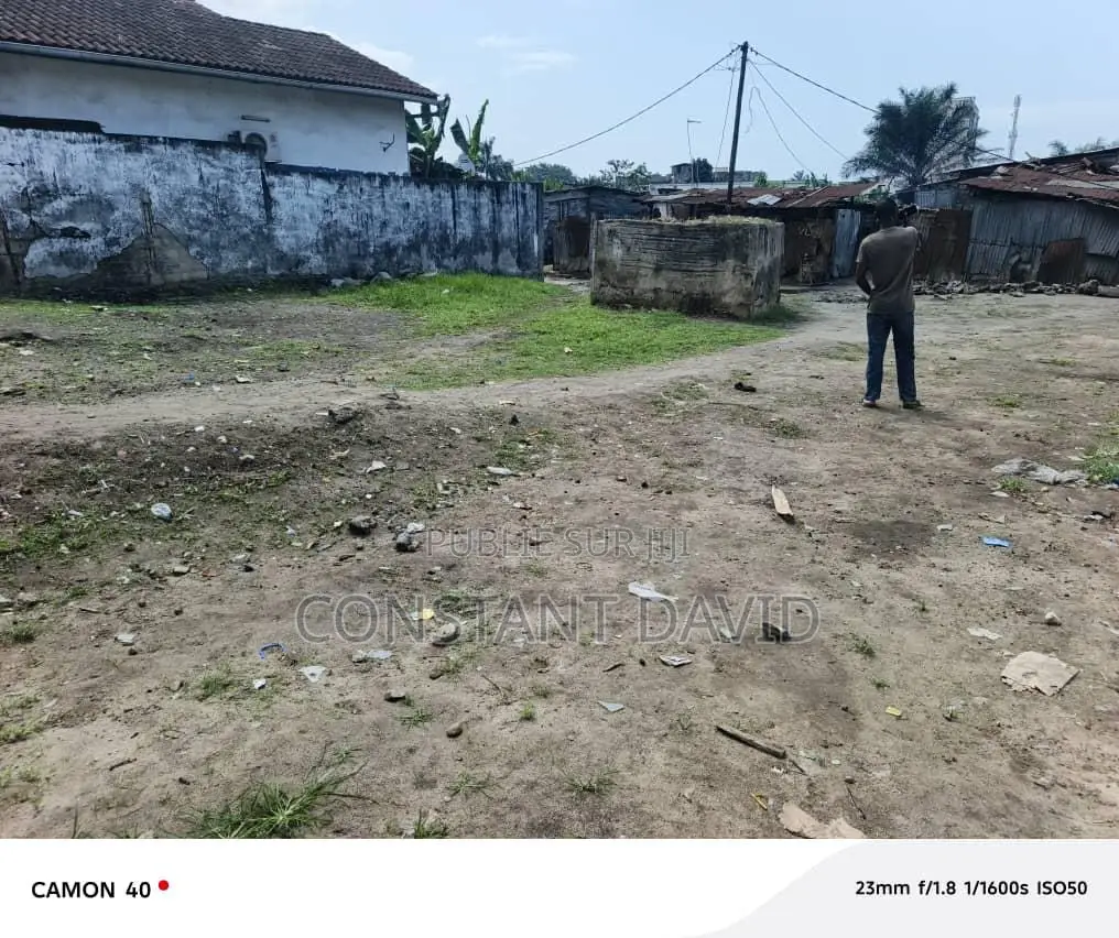 Terrain 282 M2 À Vendre Au Grand Marché À 2 Min Du Nouveau Franprix