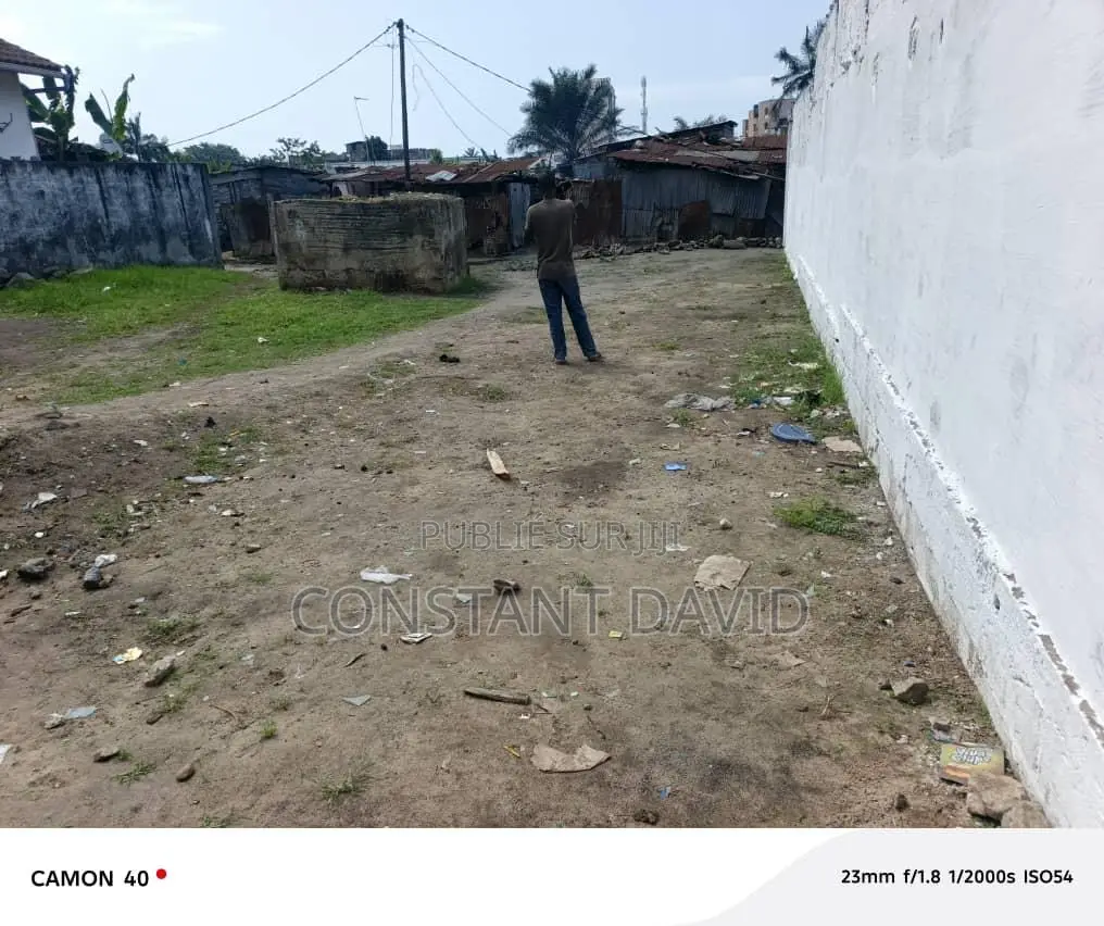 Terrain 282 M2 À Vendre Au Grand Marché À 2 Min Du Nouveau Franprix