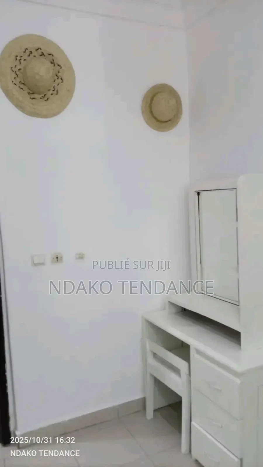 Furnished 2chbre Appartement dans Ndako Tendance, Lumumba à Louer