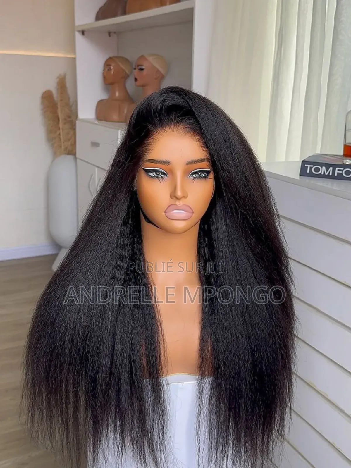 Perruque Kinky Et Lisse