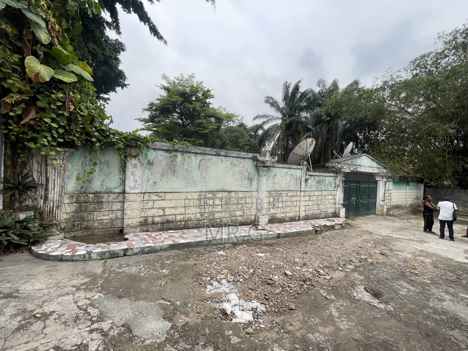 Parcelle De 1003 M Carrés Située Au Plateau-Ville