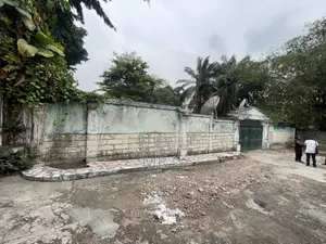 Parcelle De 1003 M Carrés Située Au Plateau-Ville