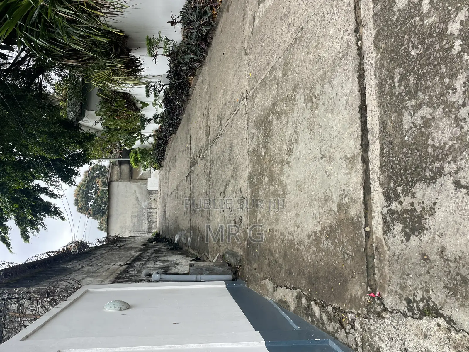 Parcelle De 1003 M Carrés Située Au Plateau-Ville