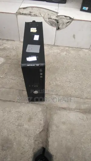 Ordinateur de bureau Dell XPS 4GB Intel Core i3 HDD 350GB