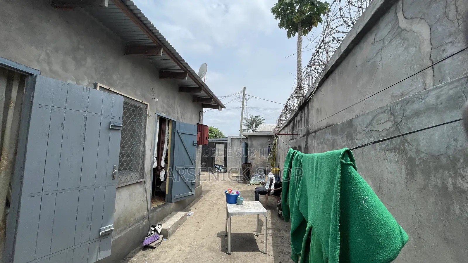 2chbre Maison dans Parcelle, Ouenzé à Vendre