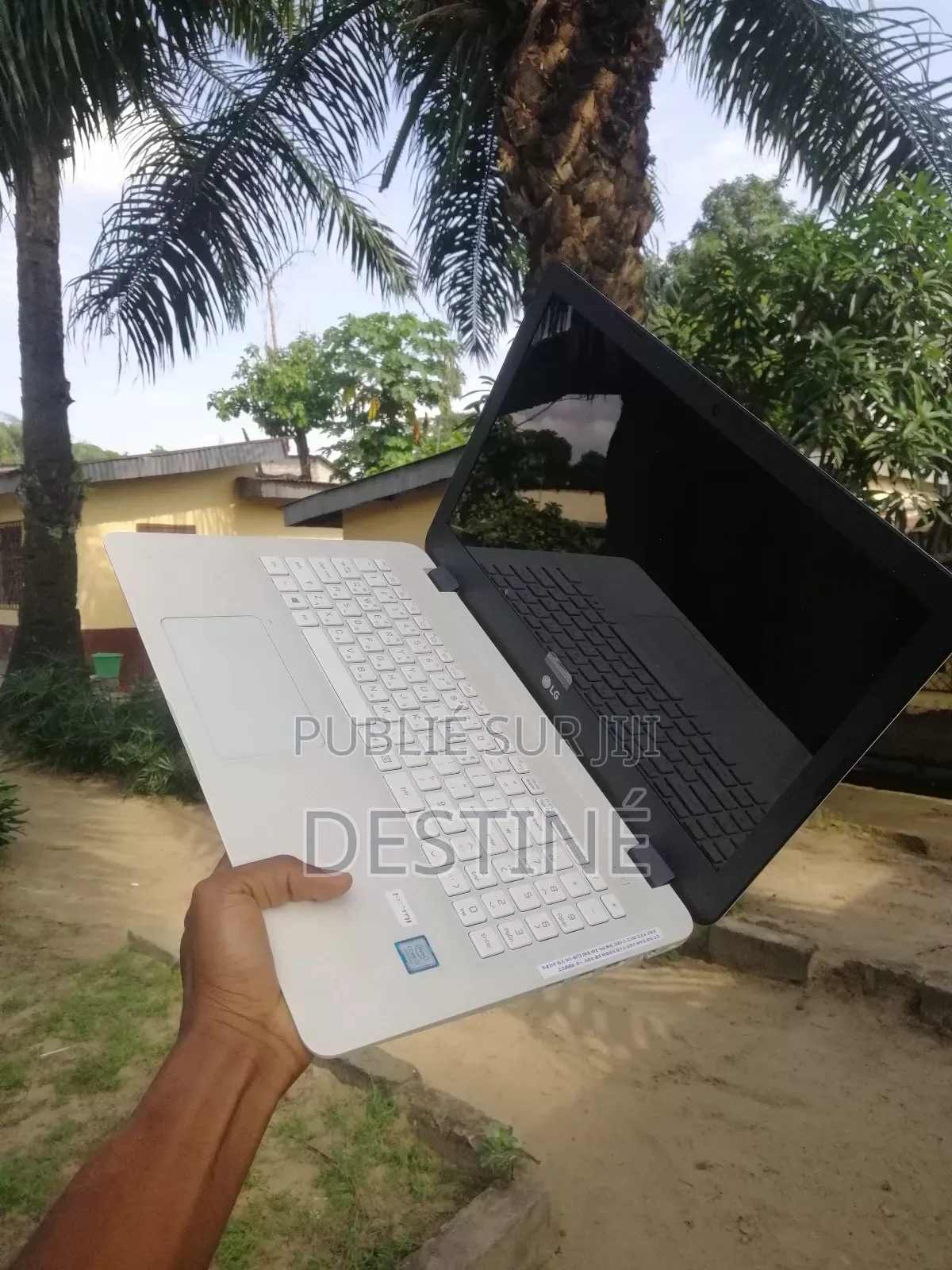 Ordinateur portable LG Gram 15.6 8GB Intel Core i5 SSD 128GB