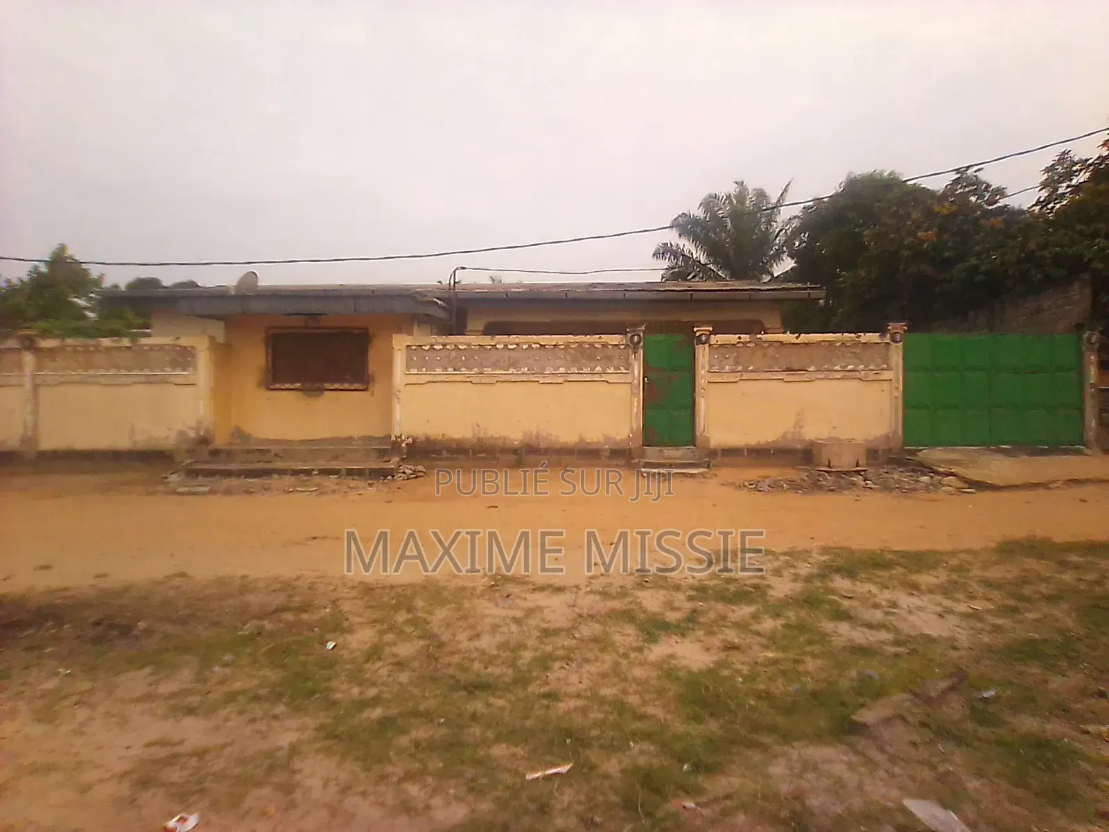 4chbre Maison dans Parcelle+Maison, Mongo-Mpoukou à Vendre