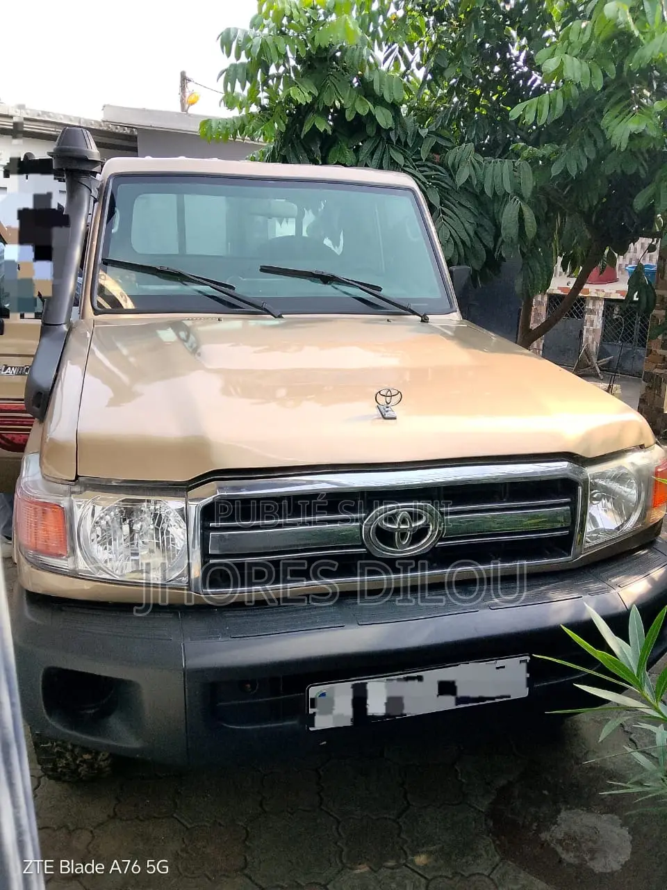 Toyota Hilux 3.0 D-4D 4x4 2015 Doré