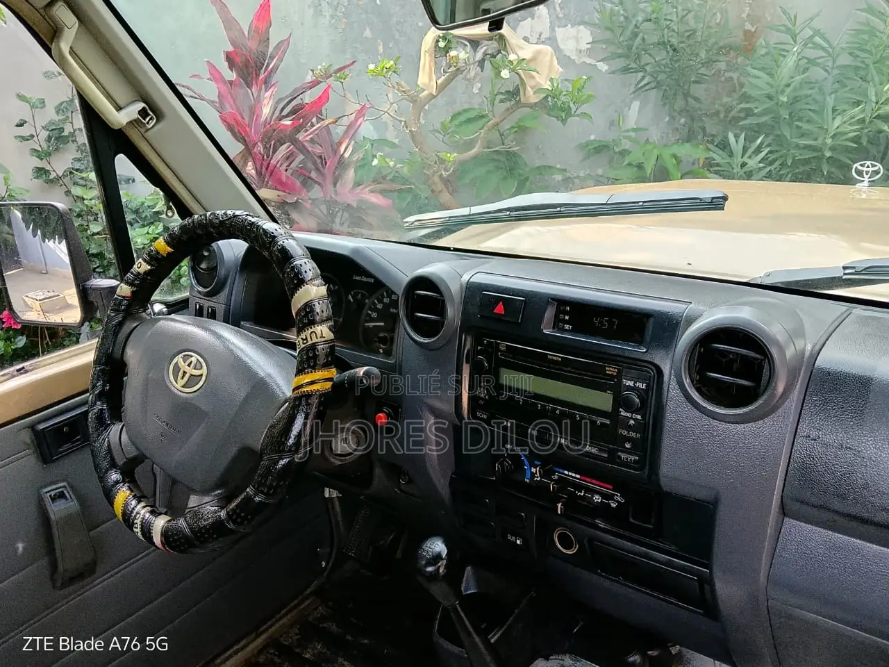 Toyota Hilux 3.0 D-4D 4x4 2015 Doré