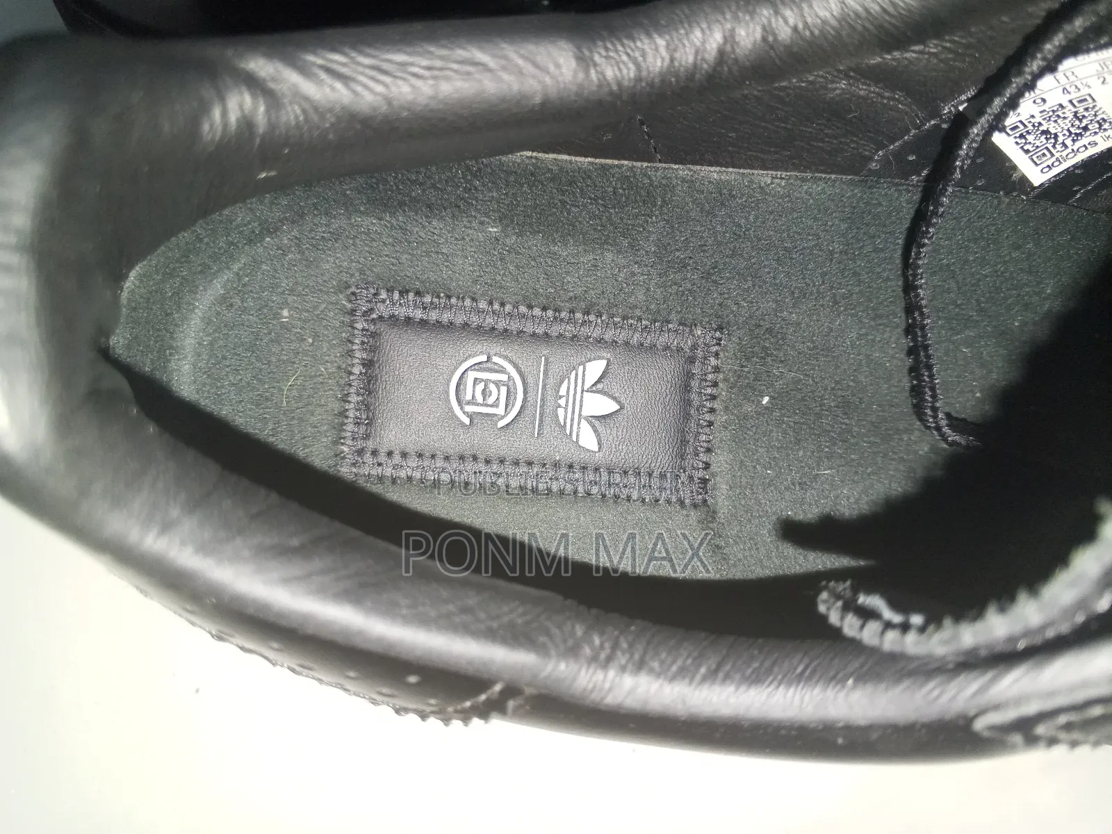 Adidas Superstar Clot Pointure 44 Prix: 50 000